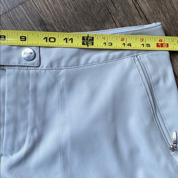 IZOD XFG Women’s Grey Golf Cargo Short Size 6 - Picture 11 of 11